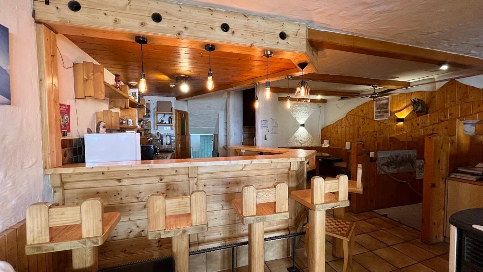 Petit Velan - Coworking & Coliving Vandrehjem Bourg-Saint-Pierre Eksteriør billede